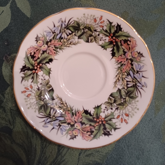 Royal Standard Tea Cup & Saucer - Picture 5 of 7